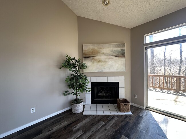Building Photo - 41785 Independence Dr