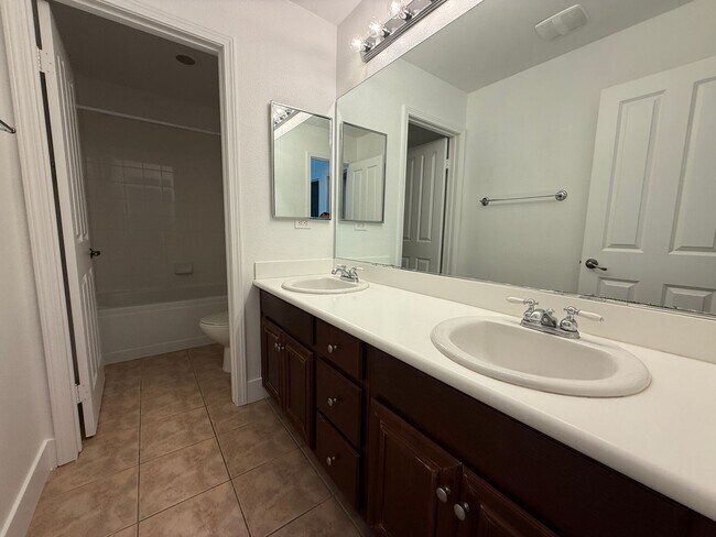 Building Photo - Fair Oaks Ranch 5 Bedroom Home in Canyon C...