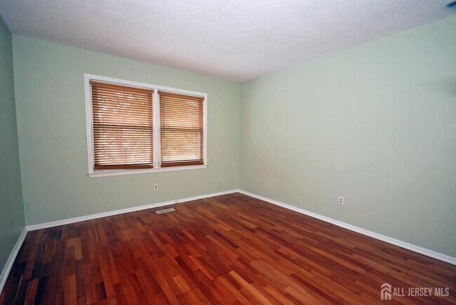 Building Photo - 9 Sandpiper Dr