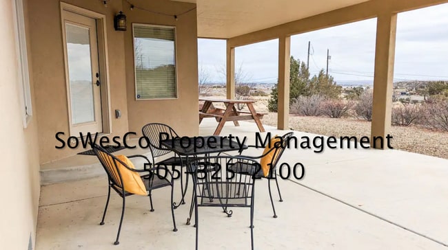 Building Photo - Beautifully Furnished Home on 2.5 acres