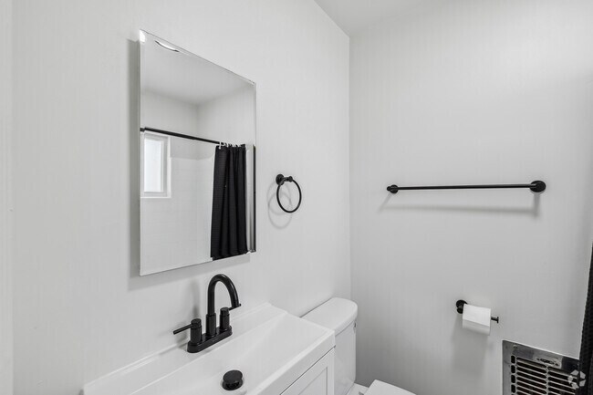 Studio - 515SF - Bathroom - 1769 N Orange Dr