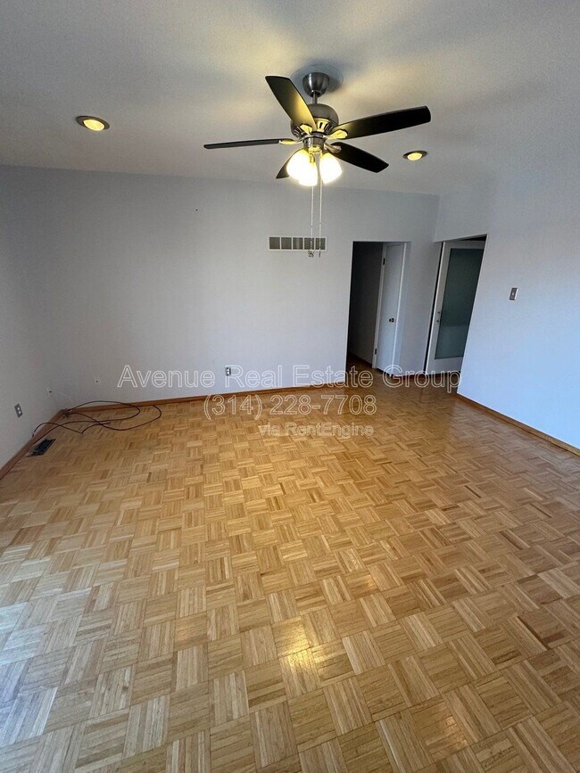 Building Photo - 10361 Corbeil Dr