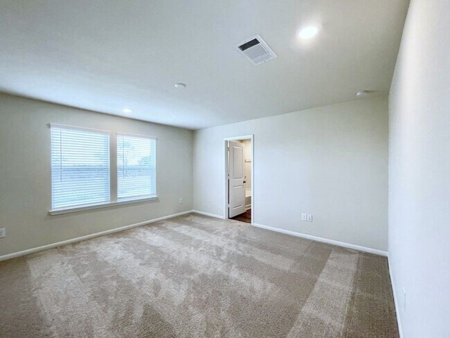 Building Photo - 16103 Kingfield Haven Dr