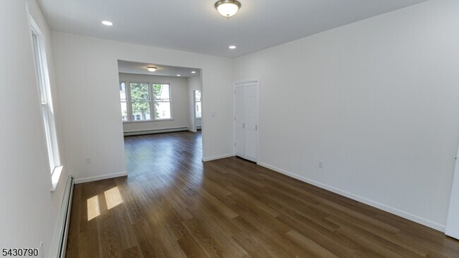 Building Photo - 182 Ellery Ave