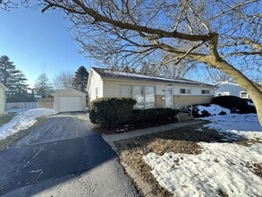 Building Photo - 1368 Spruce Ave