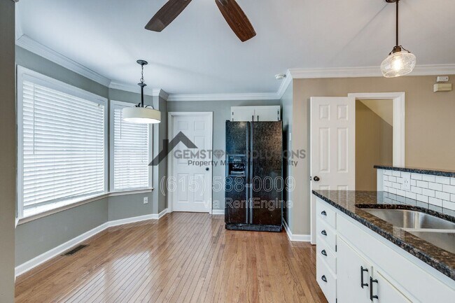 Building Photo - 1135 Wedgewood Dr