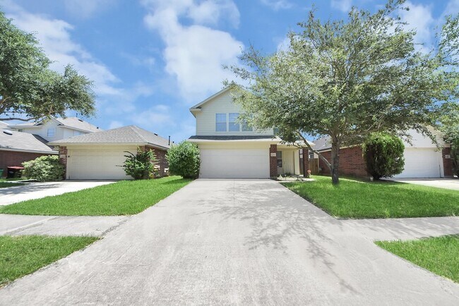 Building Photo - 14423 Hillard Green Ln