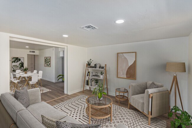 Building Photo - 1 Bed | 1 Bath -  Courtyard Style Unit