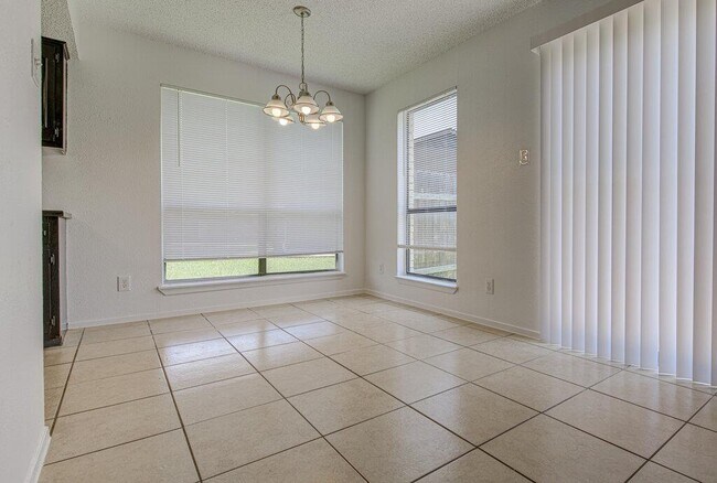 Building Photo - 1200 Westcott Dr