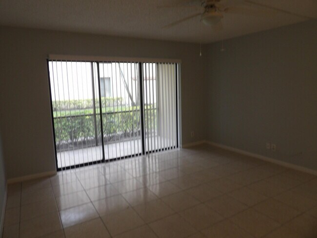 Building Photo - 618 Sea Pine Way