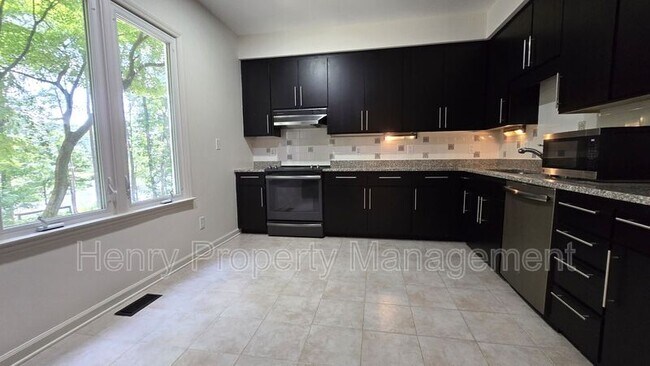 Building Photo - 4521 Briarglen Ln