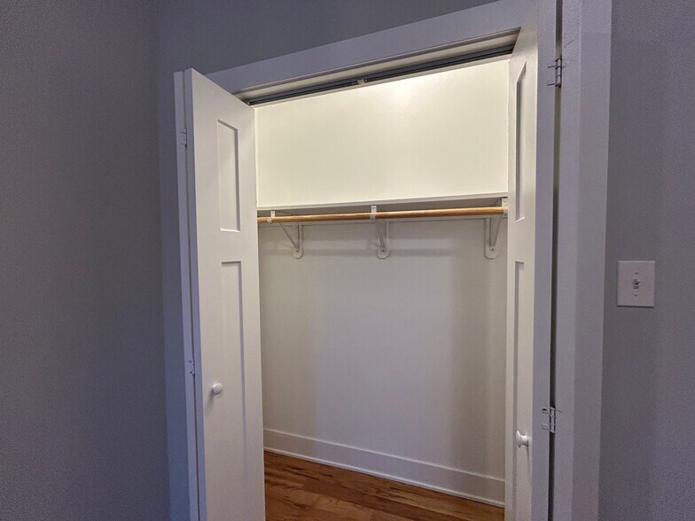 Building Photo - 338 Tudor Ct