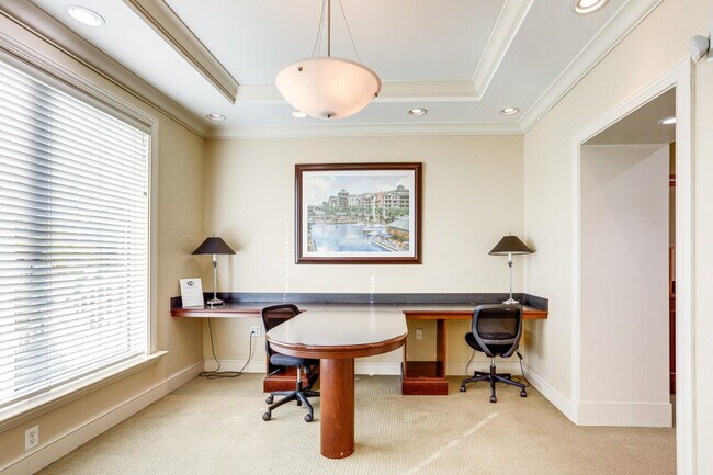 Building Photo - 802 W Windward Way