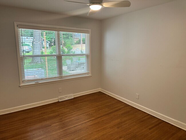 Building Photo - Beautiful 3 Bedroom Home in Windsor Park!