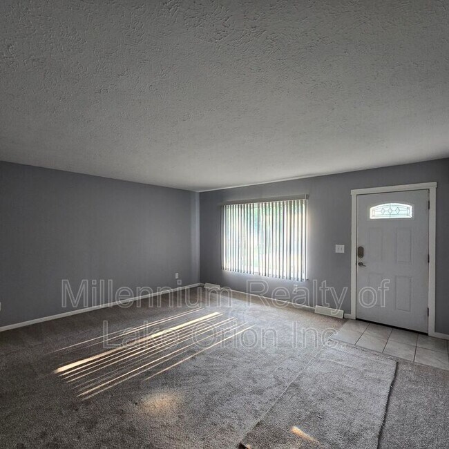 Building Photo - 730 Harry Paul Dr