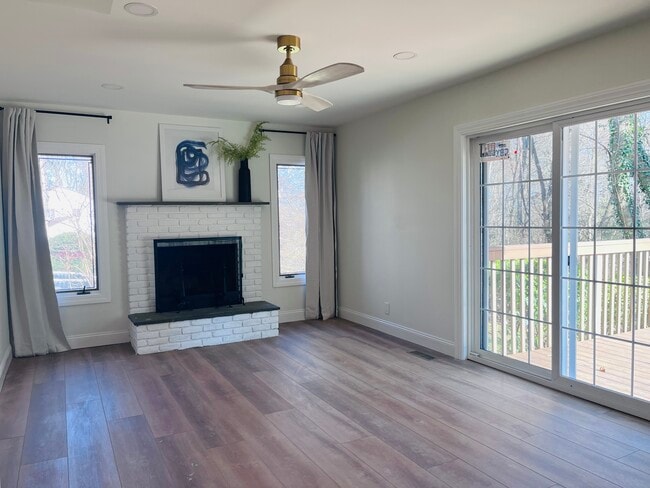 Building Photo - 12 Francine Ct