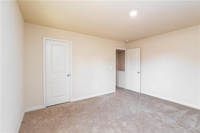 Building Photo - 816 Walnut Creek Cir