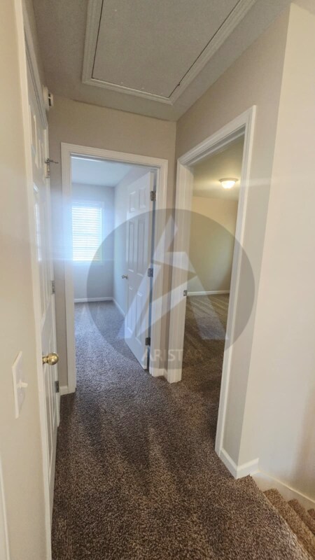 Building Photo - 2624 McGuire Dr