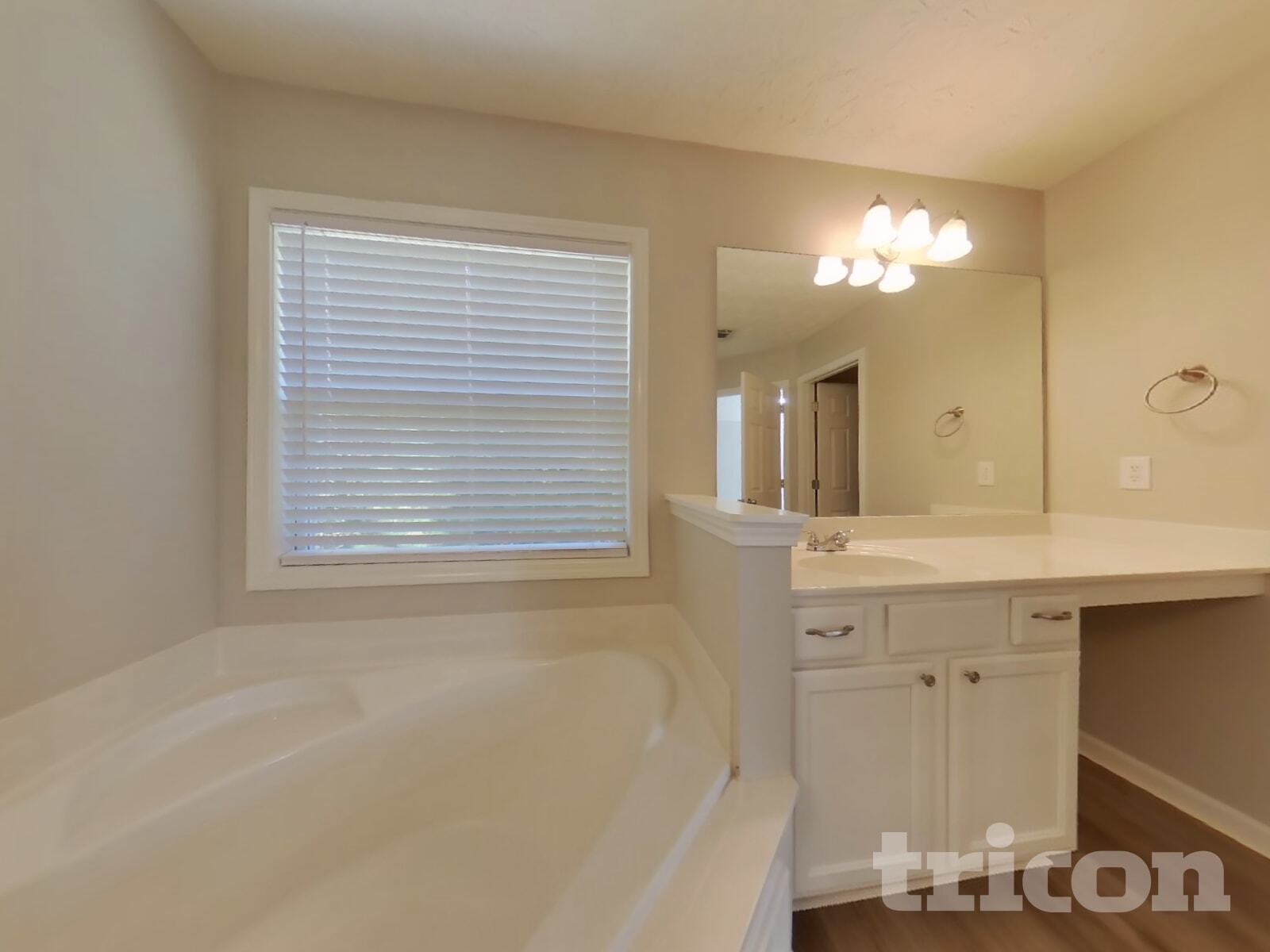 Building Photo - 2345 Village Green Dr