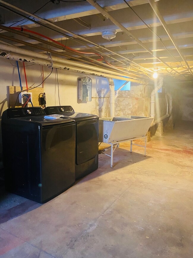 Building Photo - 3118 Belgrade St