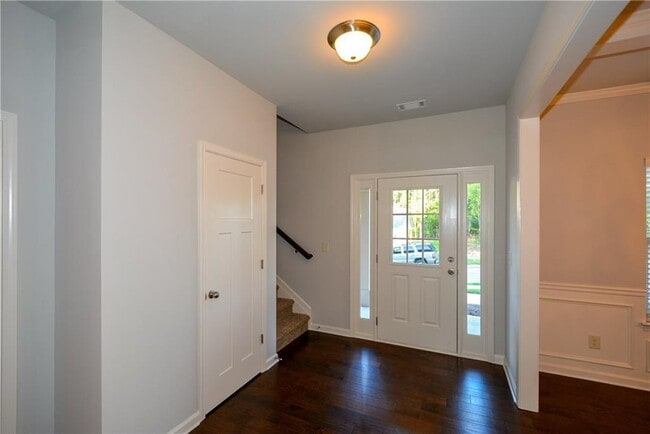 Building Photo - 617 Mimosa Way