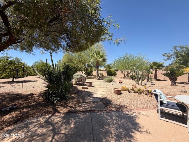 Building Photo - 9418 W Tonto Ln
