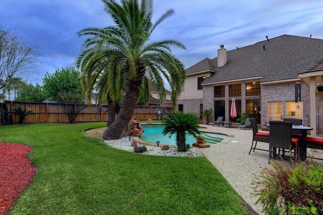 Building Photo - 1214 Peregrine Dr