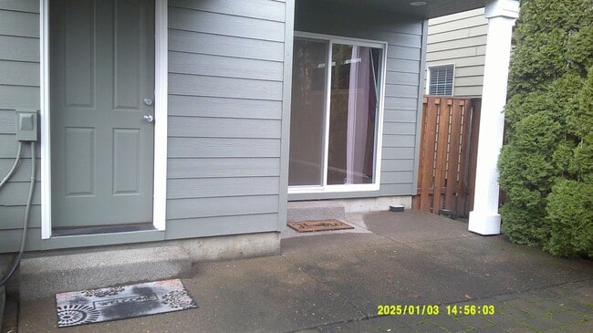 Building Photo - 3353 SE Midvale Dr