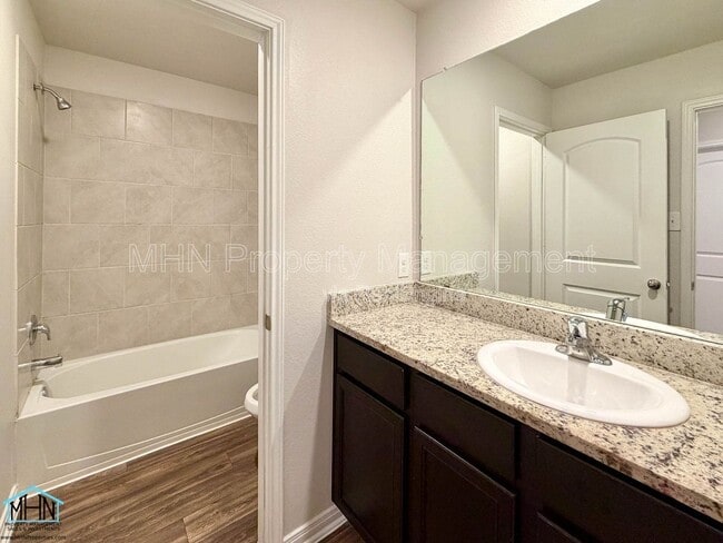 Building Photo - 10950 Chippewa Trce