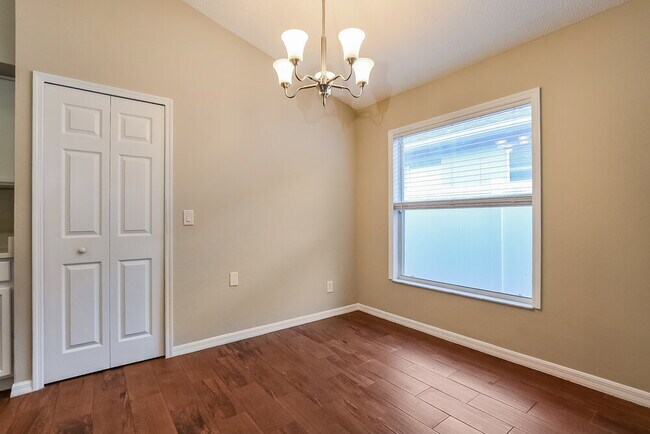 Building Photo - 13621 Meadowpark Ave