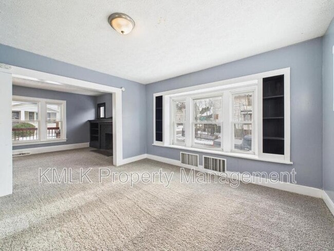 Building Photo - 594 Columbia Ave