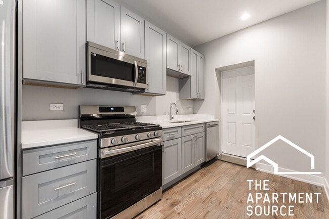 Primary Photo - 926 W 32nd Pl