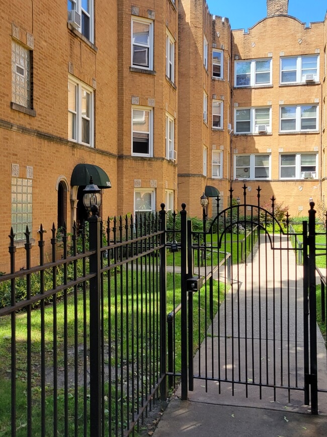 Building Photo - 5034 N Springfield Ave