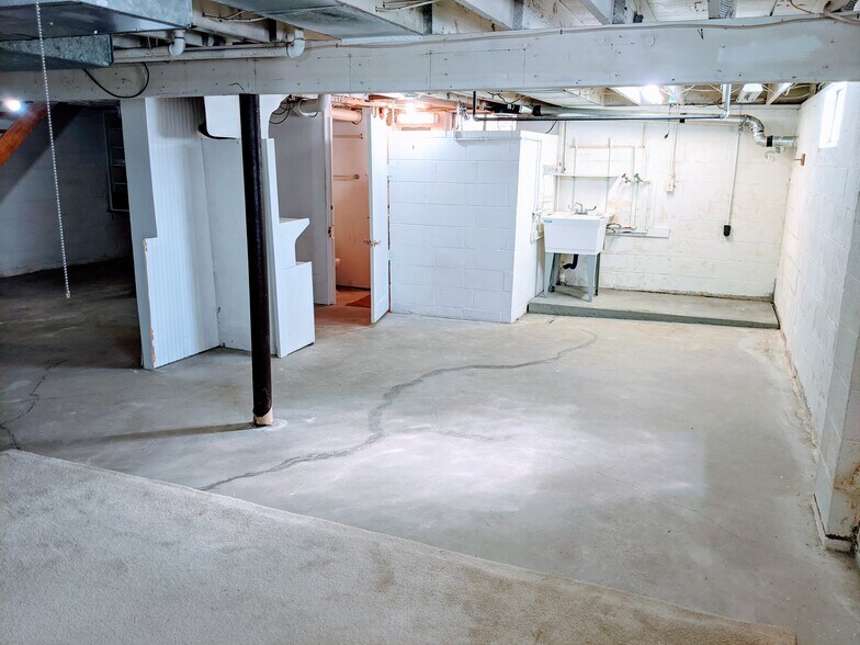 Building Photo - 807 Arlington Ave
