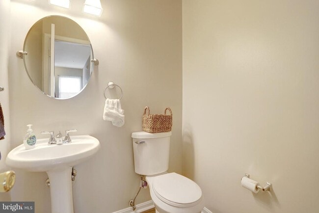 Building Photo - 8819 Hardesty Dr