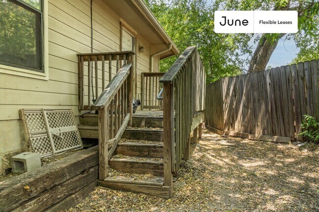 Building Photo - 5105 Spruce Cove