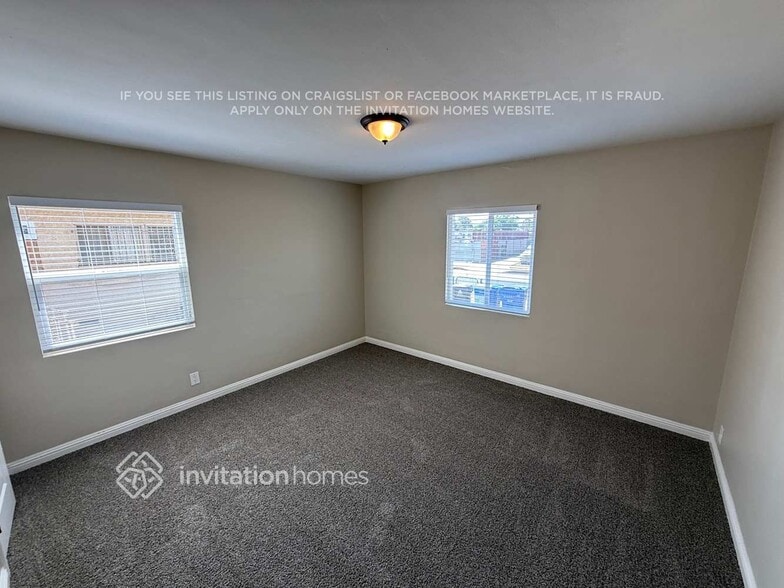 Building Photo - 751 E 104th St