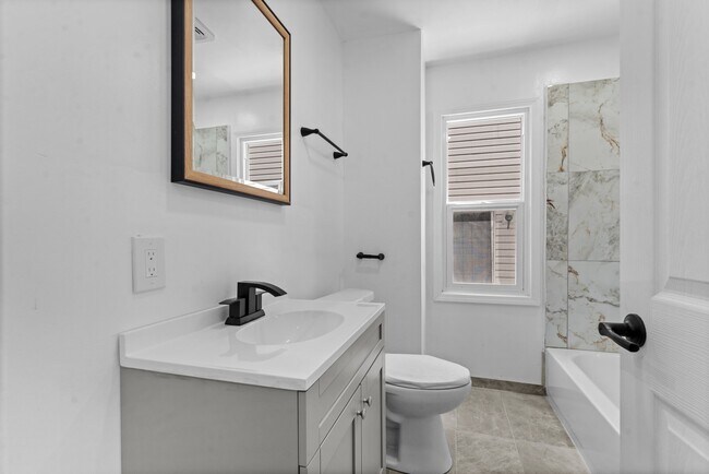 Building Photo - 16039 Fairmount Dr