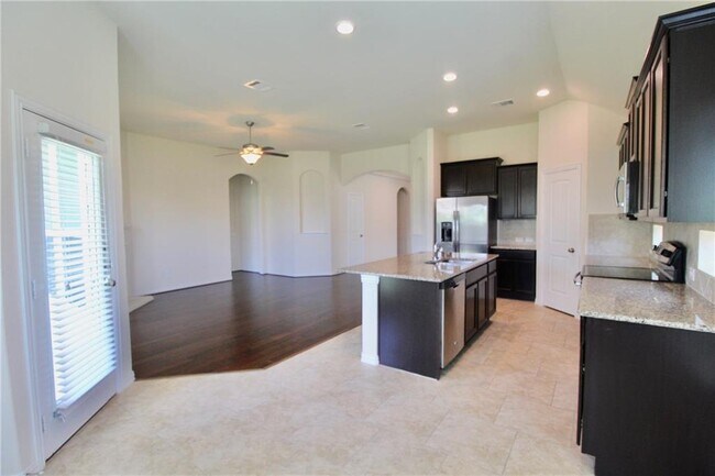 Building Photo - 1100 Arvada Dr