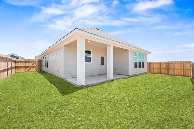 Building Photo - 517 La Parra Bend