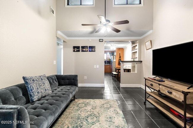 Building Photo - 2423 N Seabury Pl