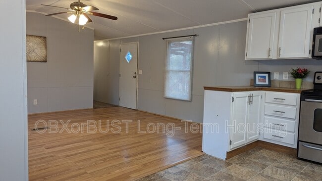 Building Photo - 106 Sumac Ln