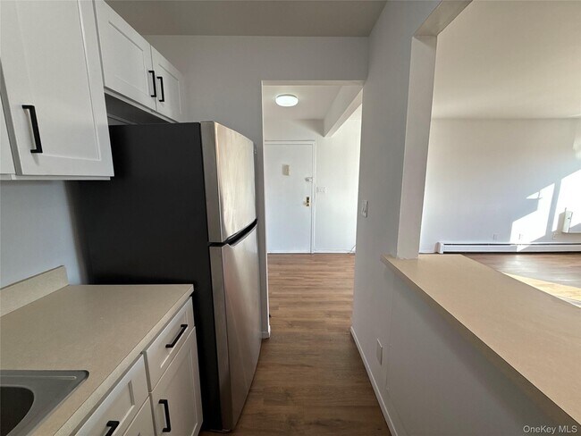 Building Photo - 142 Trenchard St