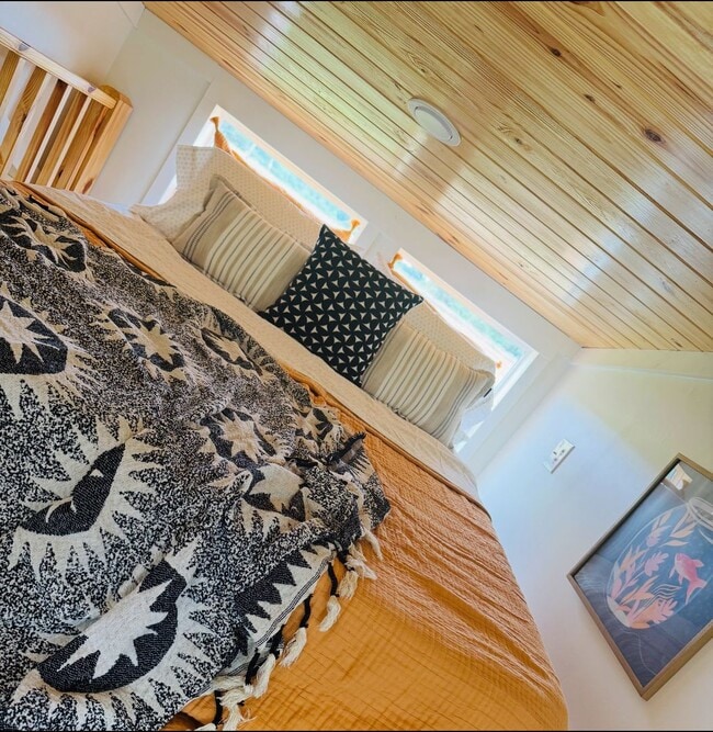 Building Photo - LURE LIVING - AIRBNB RENTAL ONLY