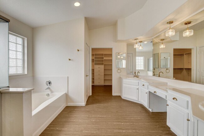 Building Photo - 8913 Arabian Filly Ave