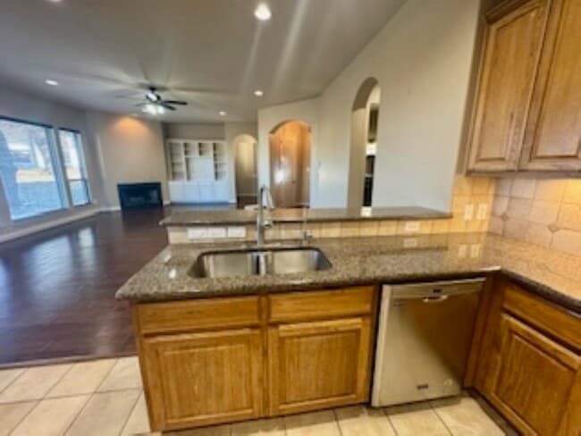 Building Photo - 3327 Bay W Blvd