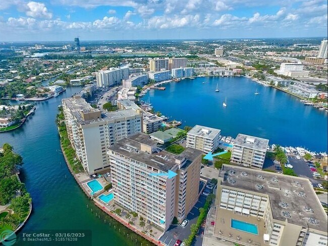 Building Photo - 121 Golden Isles Dr