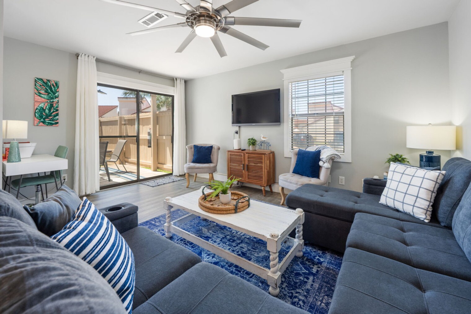 Building Photo - 17462 Front Beach Rd