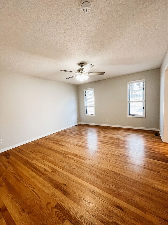 Building Photo - Southwest Springfield - Kickapoo High