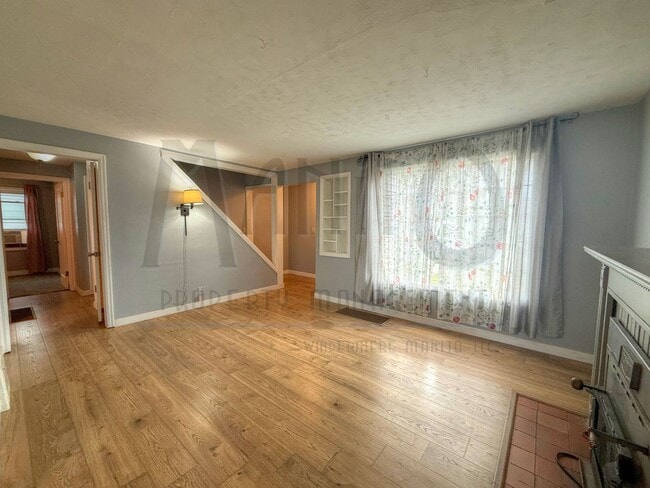 Building Photo - Beautiful Shadle Area Home